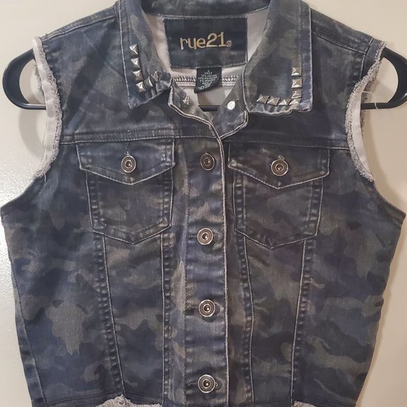 Rue21 Small Studded Blue Camo Vest - Picture 1 of 3